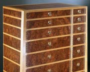 Chest of drawers 'Eighteen'